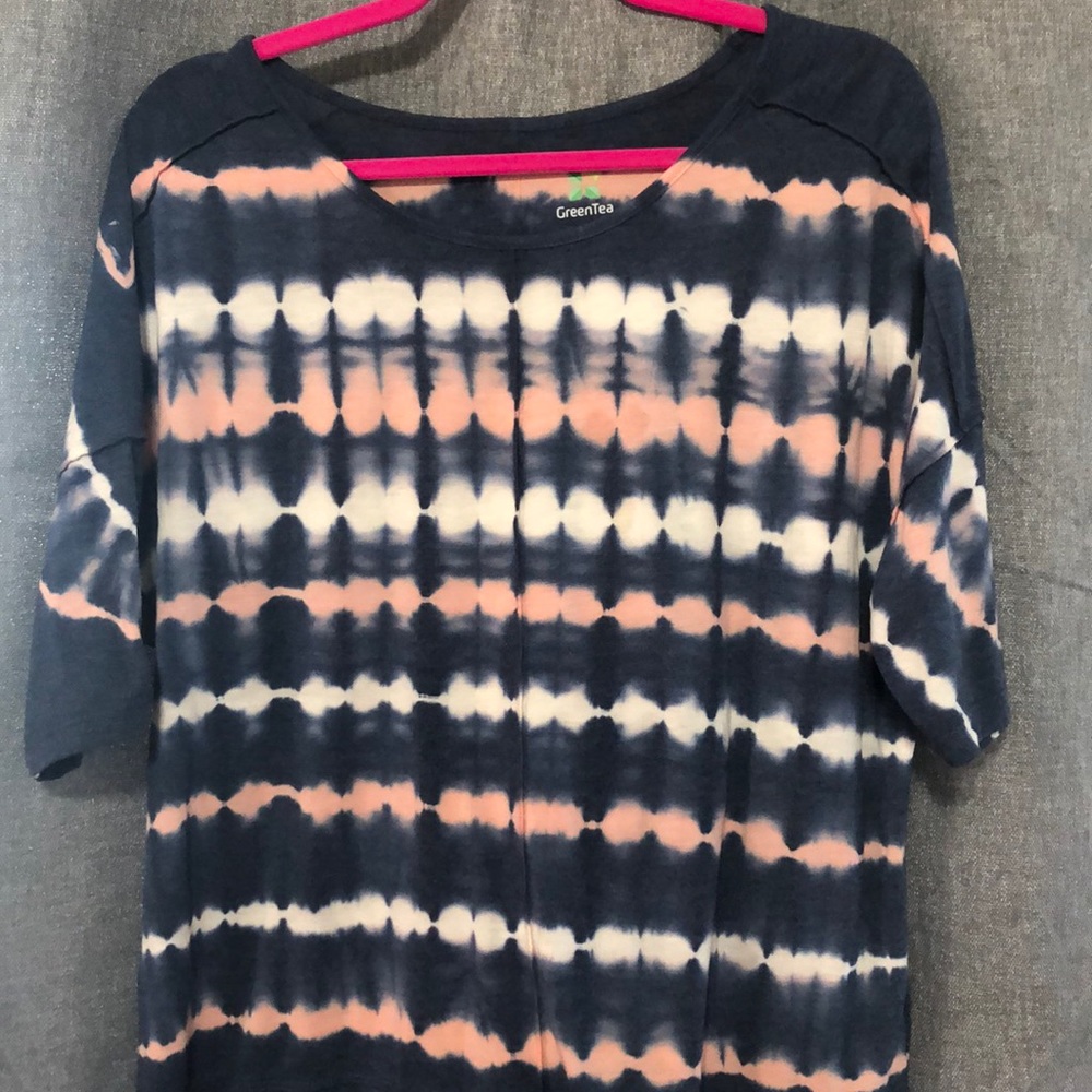 Long, short sleeve top